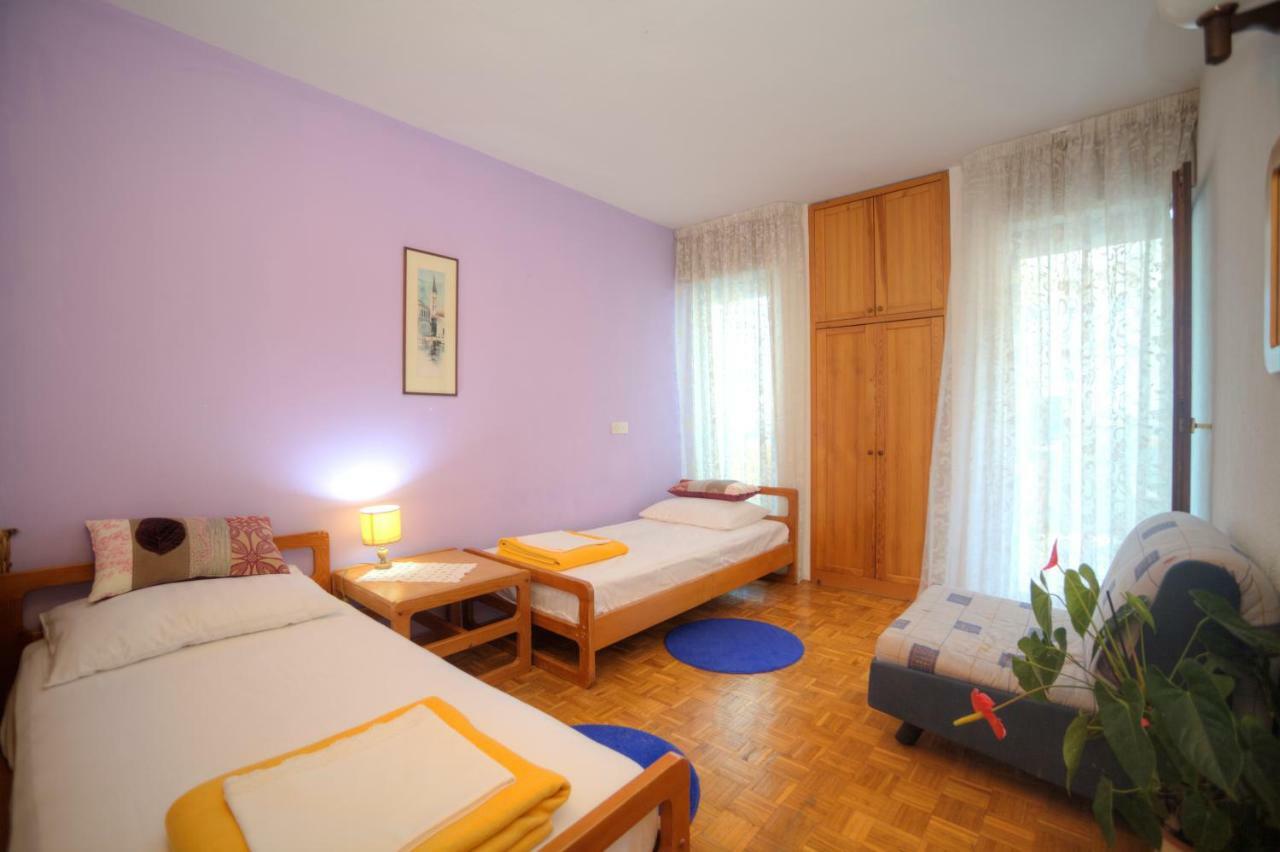 Apartments Villa Rojnica イェルサ エクステリア 写真