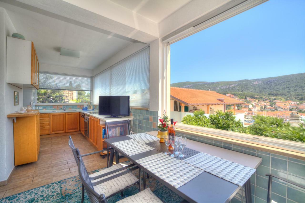 Apartments Villa Rojnica イェルサ エクステリア 写真